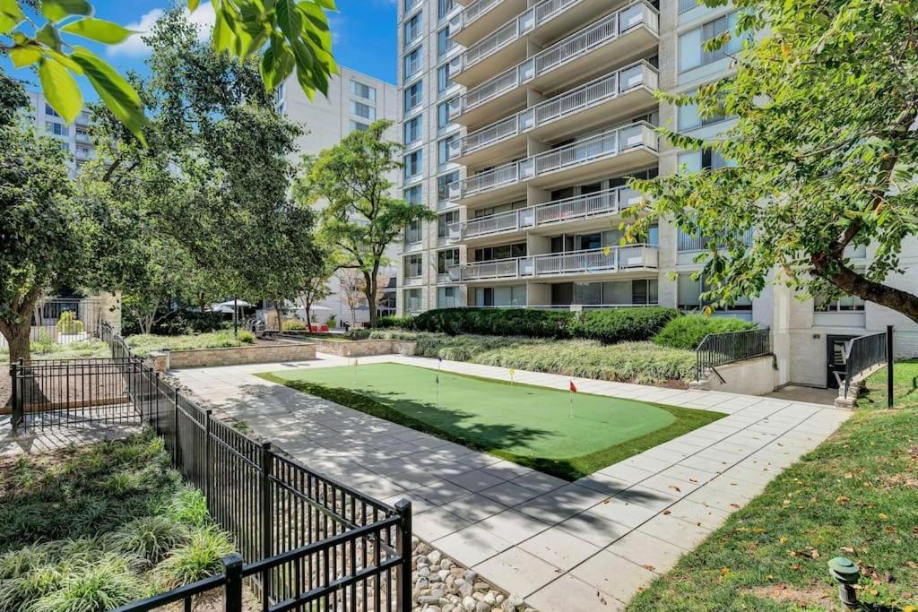 Charming Apartment At Crystal City With Amazing Amenities Arlington Esterno foto