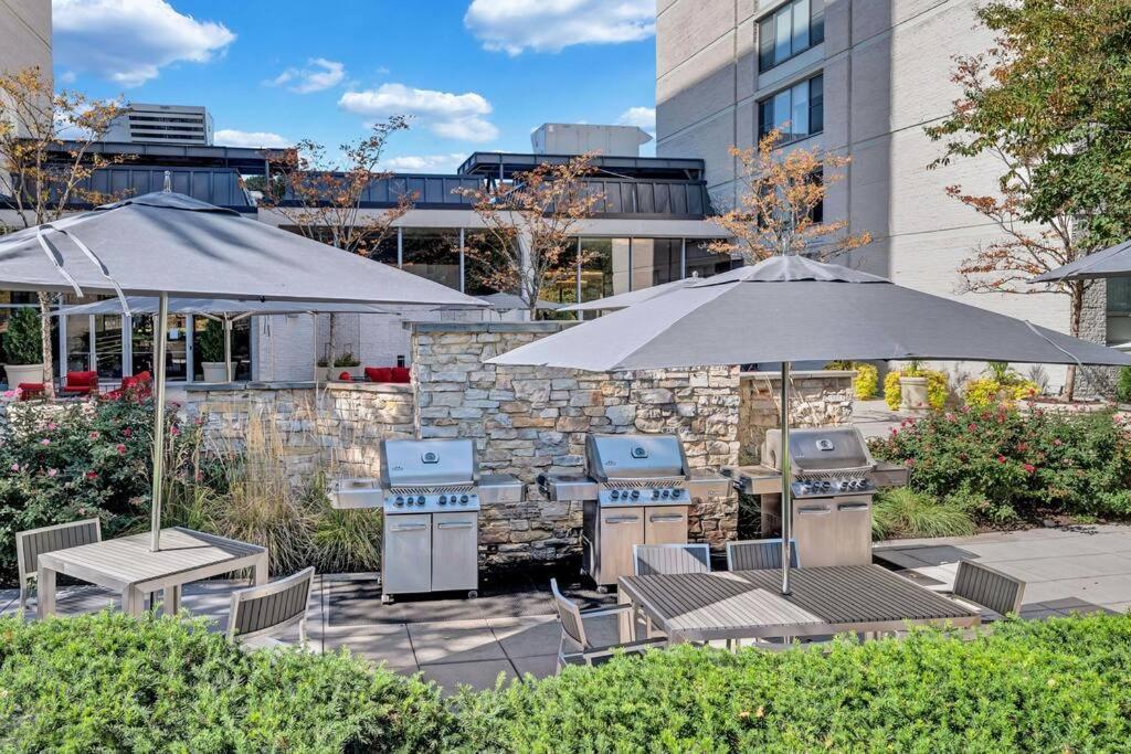 Charming Apartment At Crystal City With Amazing Amenities Arlington Esterno foto