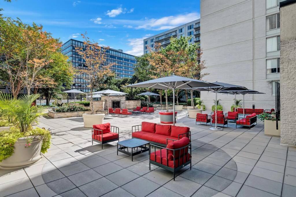Charming Apartment At Crystal City With Amazing Amenities Arlington Esterno foto