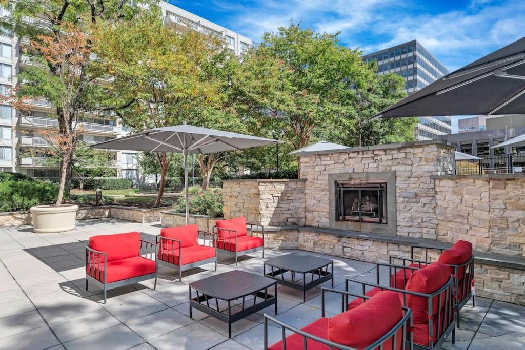 Charming Apartment At Crystal City With Amazing Amenities Arlington Esterno foto